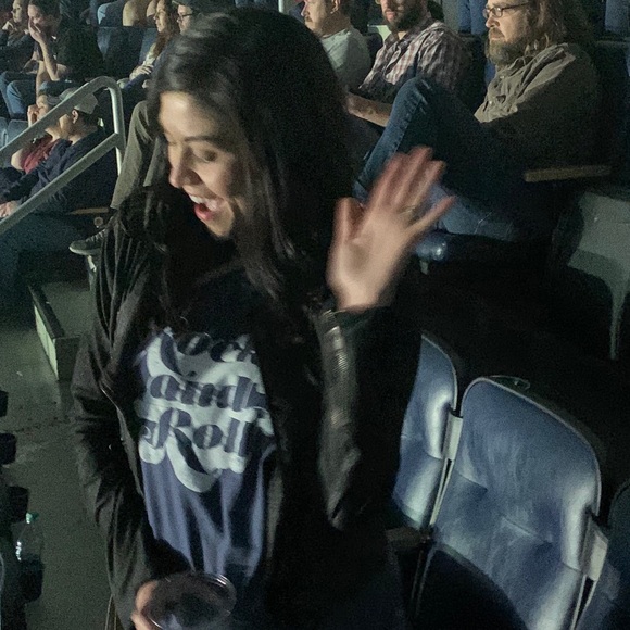 Meet your Posher, Jennifer - Picture 4 of 5